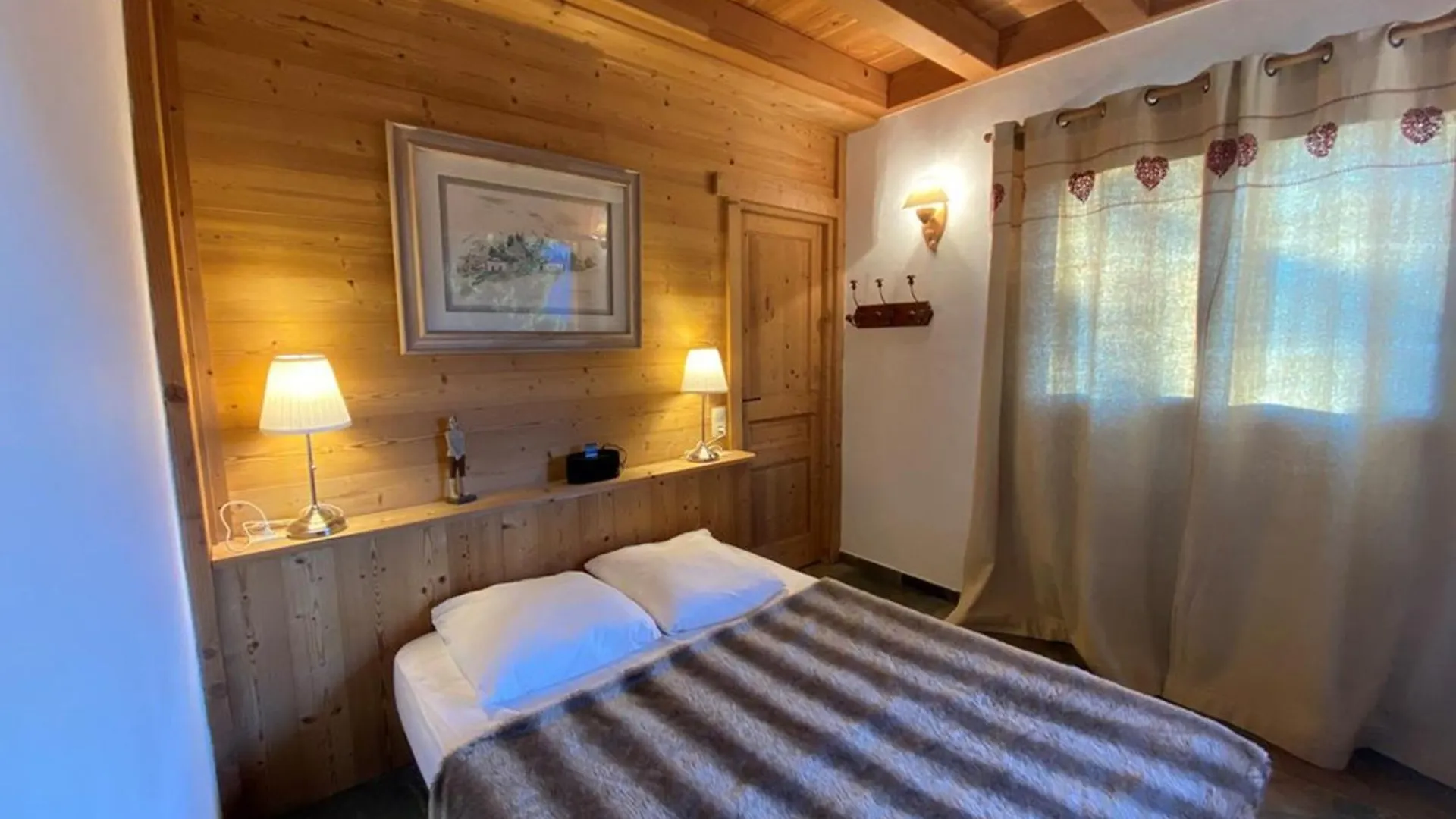 Chalet De Caractere Pour 12 Pers, 165M², 5 Chambres, Cheminee, Hammam, Babyfoot, Proche Des Saisies. - Fr-1-733-76 Crest-Voland